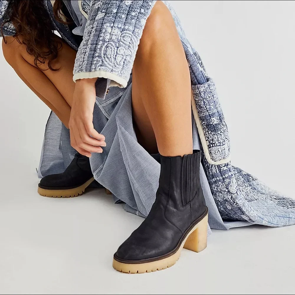 Free People James Chelsea Boots - Picture 1 of 2